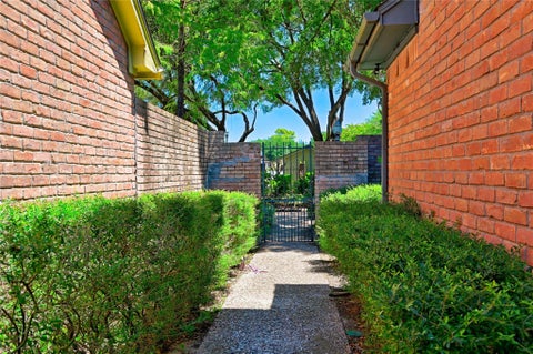 Tiny photo for 14317 Cashel Forest Drive, Houston, TX 77069 (MLS # 44807249)