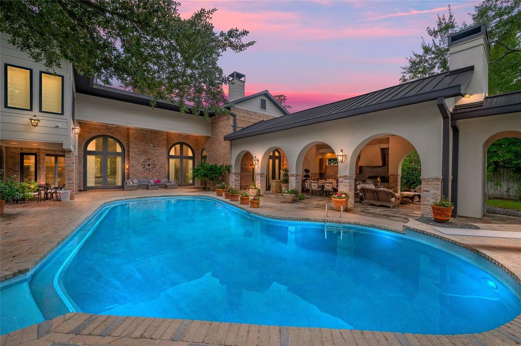 Photo of 11518 Shadow Way St, Houston, TX 77024 (MLS # 47135239)