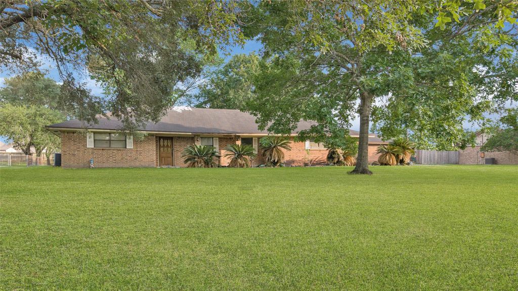 Photo of 12210 Cherry Point Drive, Dayton, TX 77535 (MLS # 35460831)