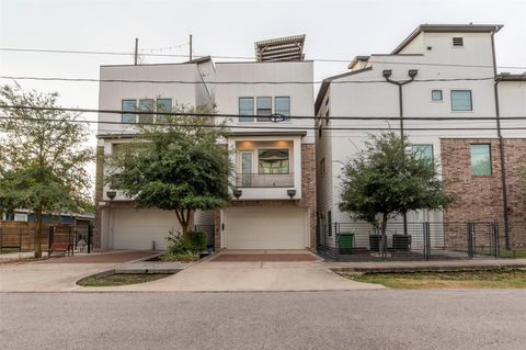 Photo of 1211 Thompson Street, Houston, TX 77007 (MLS # 16989055) Photo of 1211 Thompson Street, Houston, TX 77007 (MLS # 16989055)
