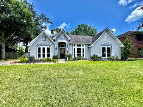 Photo of 110 Portulaca Street, Lake Jackson, TX 77566 (MLS # 41334043)
