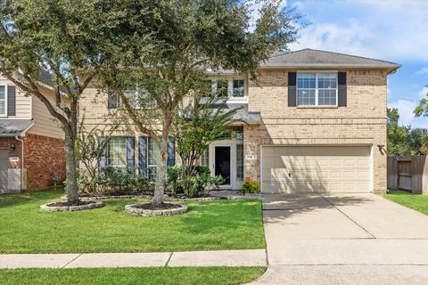 Photo of 2328 Shadow Falls Lane, Pearland, TX 77584 (MLS # 32171490)