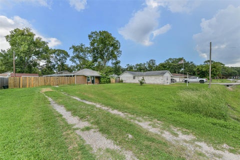 Photo of 11830 15th Street, Santa Fe, TX 77510 (MLS # 39583562)