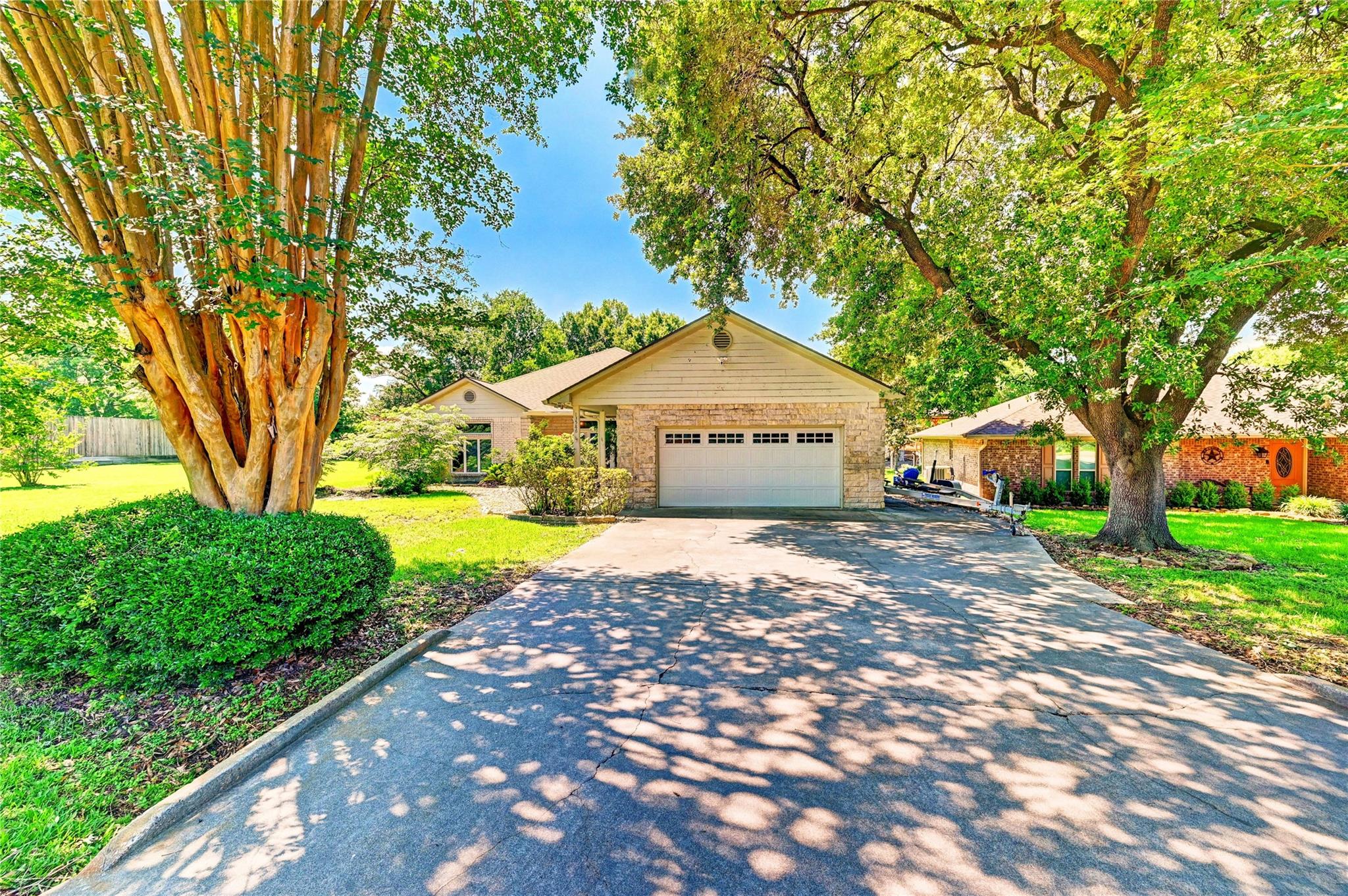 13586 Bunker Hill Drive