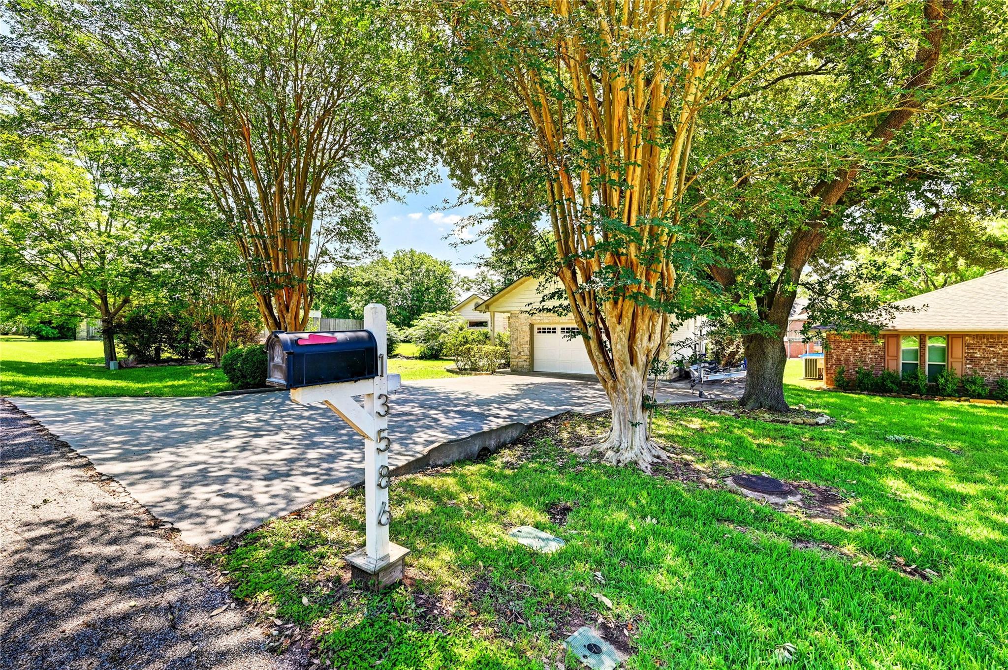13586 Bunker Hill Drive