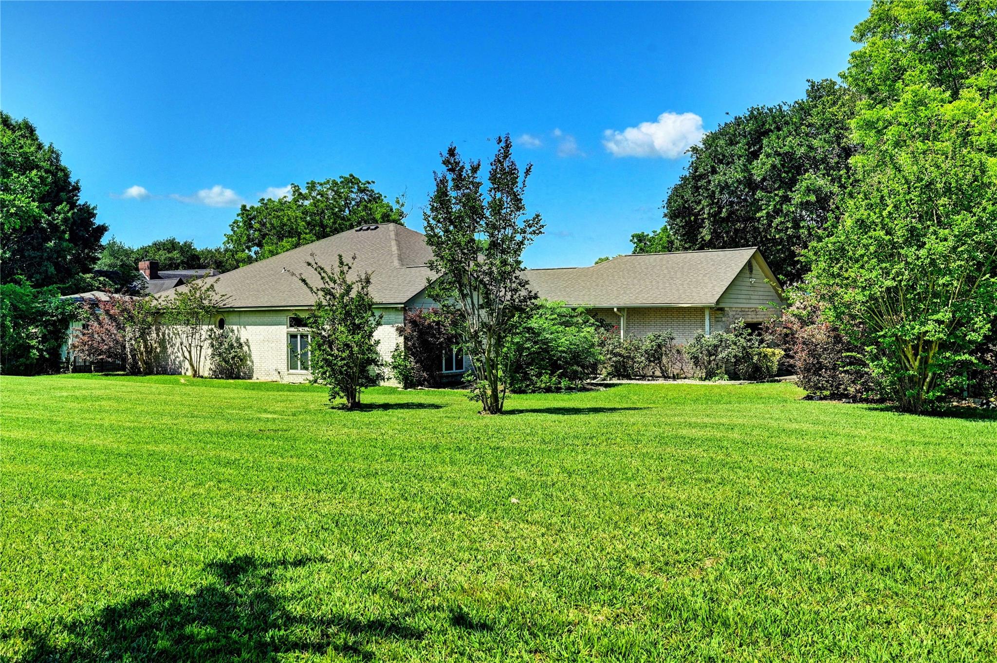 13586 Bunker Hill Drive