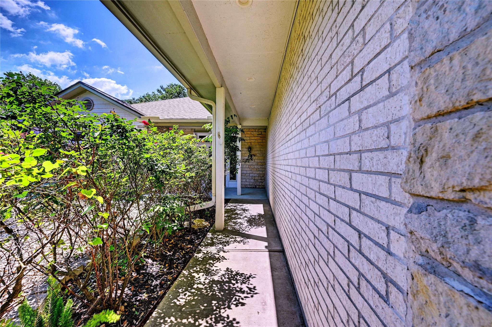 13586 Bunker Hill Drive