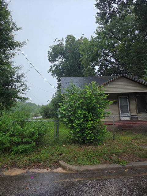Photo of 1718 Woodard Street, Houston, TX 77009 (MLS # 35095887)