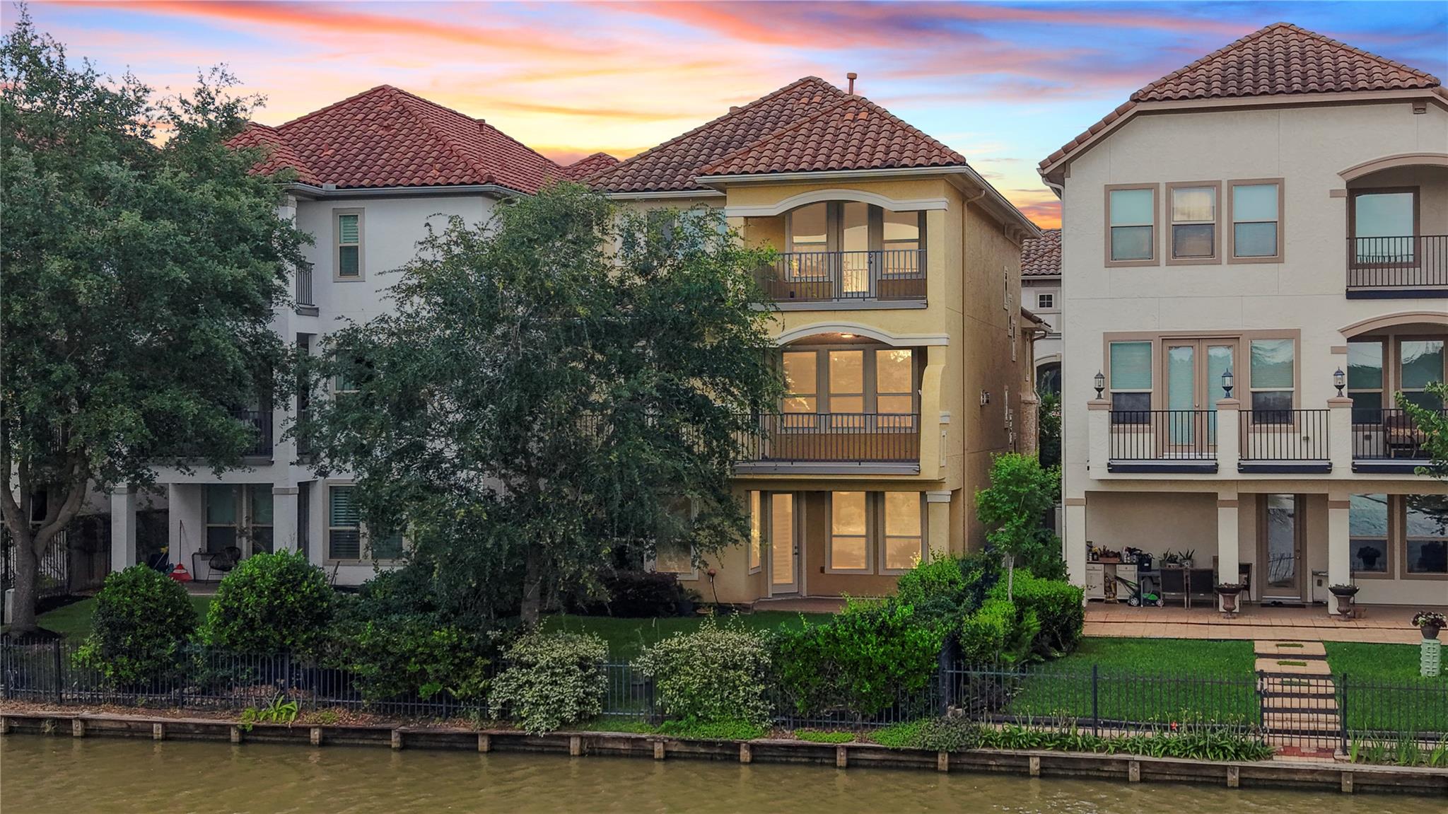 1014 Old Oyster Trail
