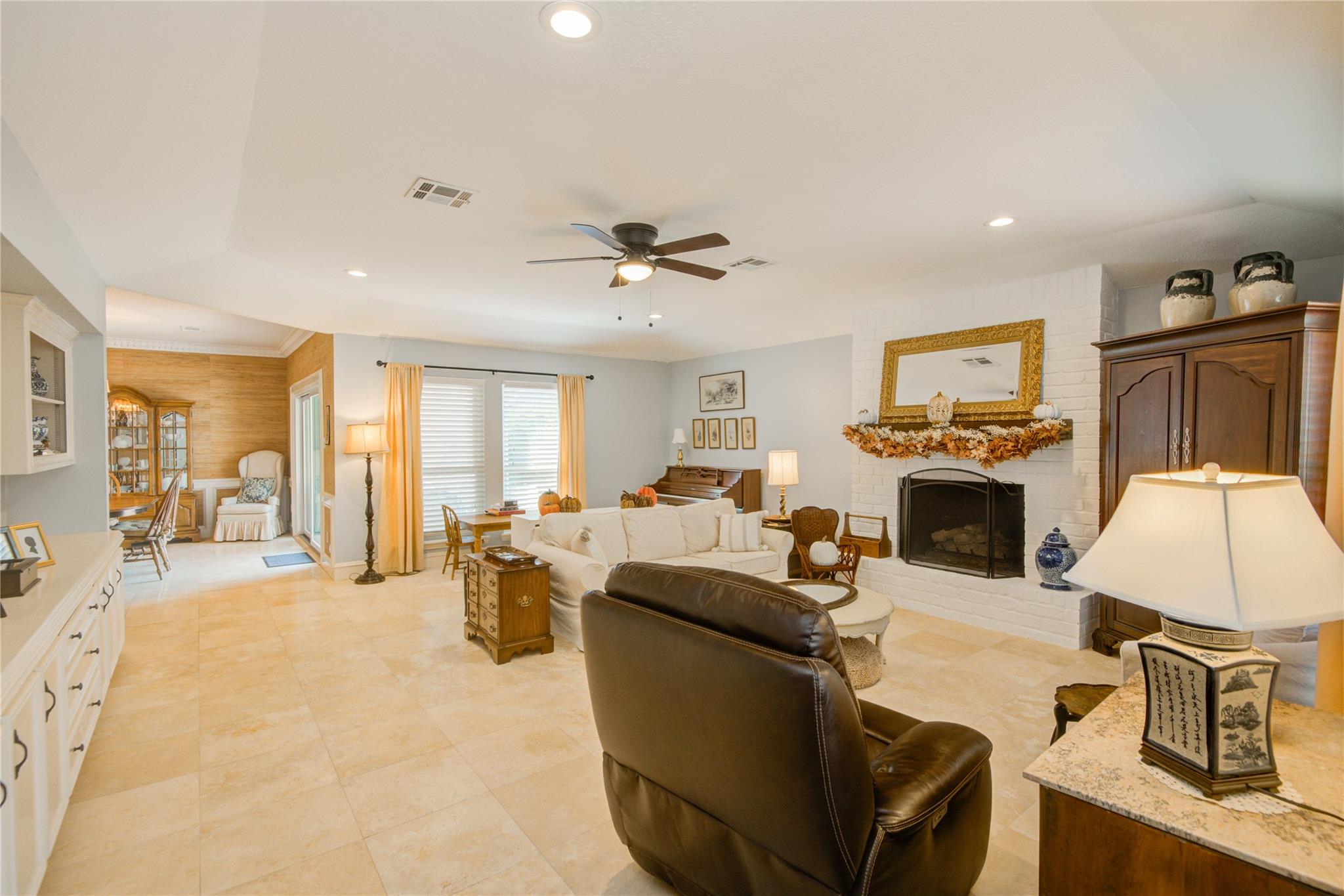 6527 Oakland Hills Drive