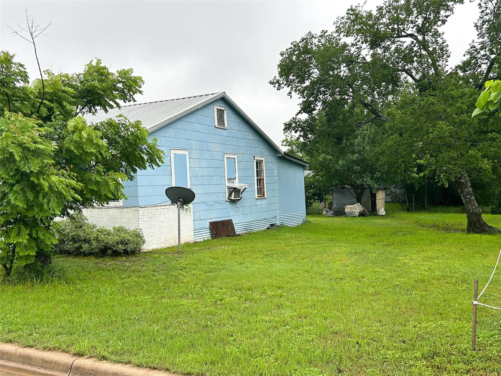 540 Hempstead Street W