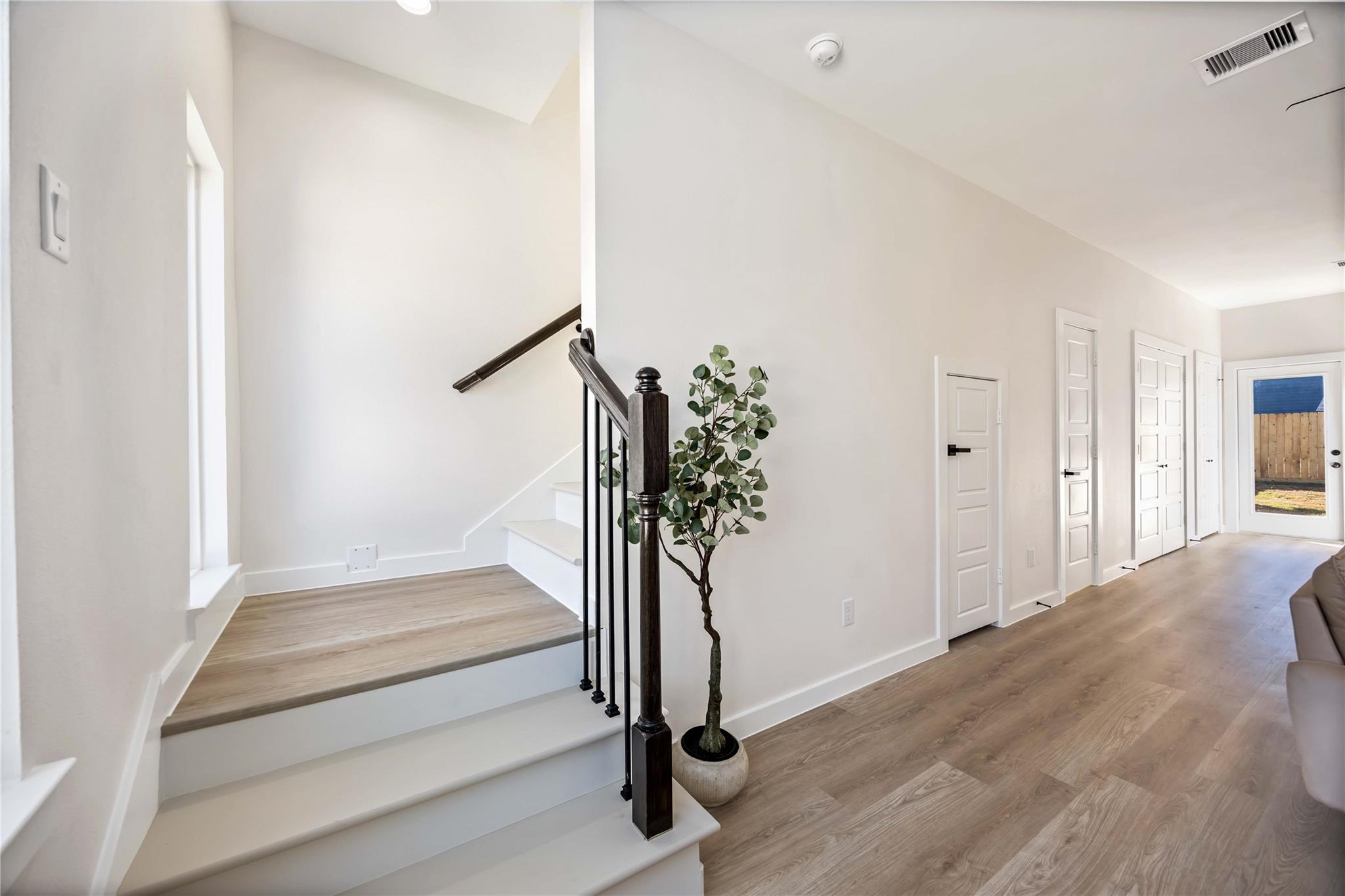 5523 Haight Street A-B