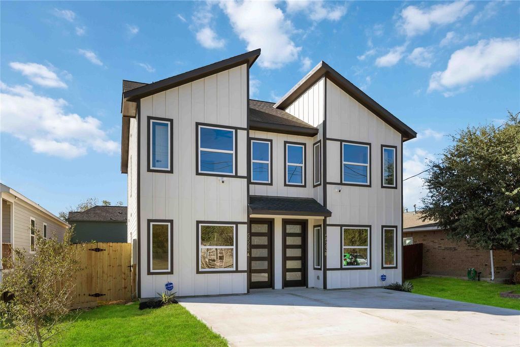 Photo of 5523 Haight Street #A-B, Houston, TX 77028 (MLS # 21709320)