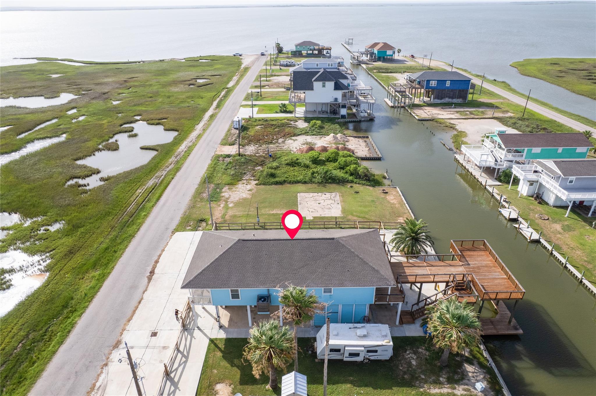 708 Dolphin Dr