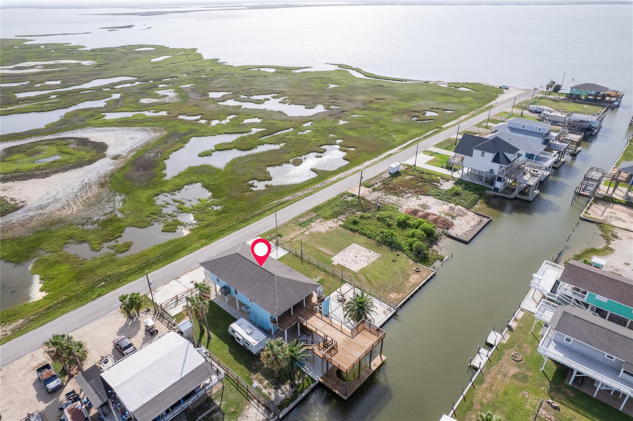 708 Dolphin Dr