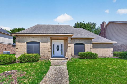 Photo of 14934 Camino Rancho Drive, Houston, TX 77083 (MLS # 56291716)