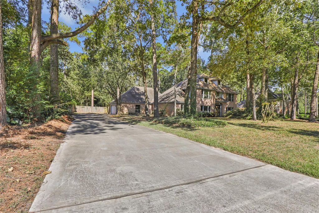 Photo of 2903 Woods Estates Drive, Houston, TX 77339 (MLS # 80596237)