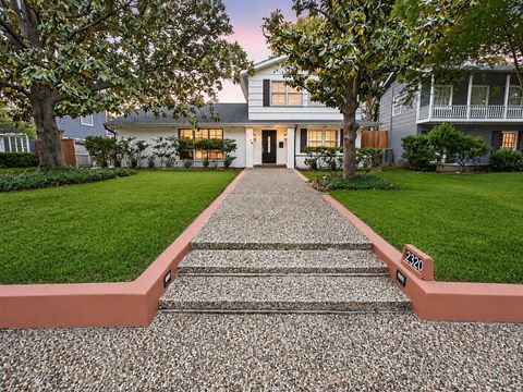 Photo of 2320 Gramercy Street, Houston, TX 77030 (MLS # 2520656)
