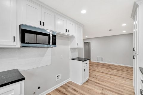Tiny photo for 704 Teabury Avenue, Pasadena, TX 77503 (MLS # 56593258)