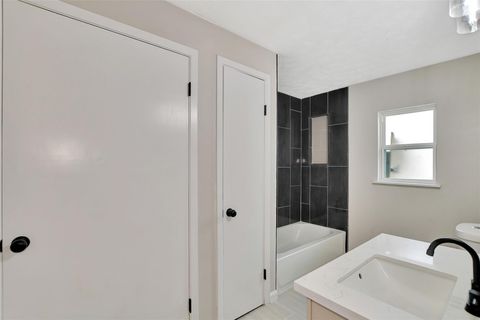Tiny photo for 704 Teabury Avenue, Pasadena, TX 77503 (MLS # 56593258)