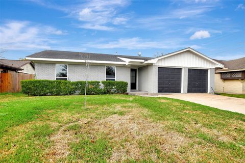 Photo of 704 Teabury Avenue, Pasadena, TX 77503 (MLS # 56593258)