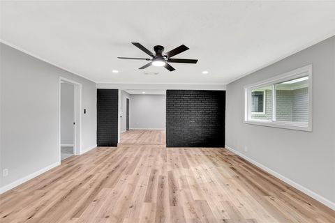 Tiny photo for 704 Teabury Avenue, Pasadena, TX 77503 (MLS # 56593258)