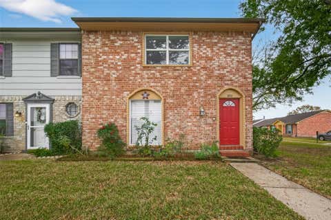 Photo of 3834 Laura Leigh Dr DR, Friendswood, TX 77546 (MLS # 26294771)