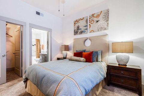 Tiny photo for 2525 S Voss Road #308, Houston, TX 77057 (MLS # 25567252)