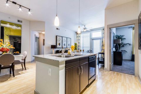 Tiny photo for 2525 S Voss Road #308, Houston, TX 77057 (MLS # 25567252)