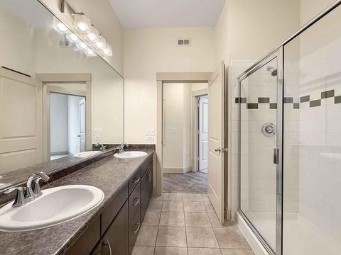 Tiny photo for 2525 S Voss Road #308, Houston, TX 77057 (MLS # 25567252)