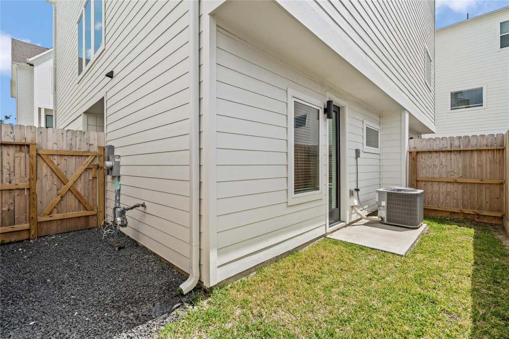 Photo of 10610 Cascade Ledge Lane, Houston, TX 77025 (MLS # 28792706)