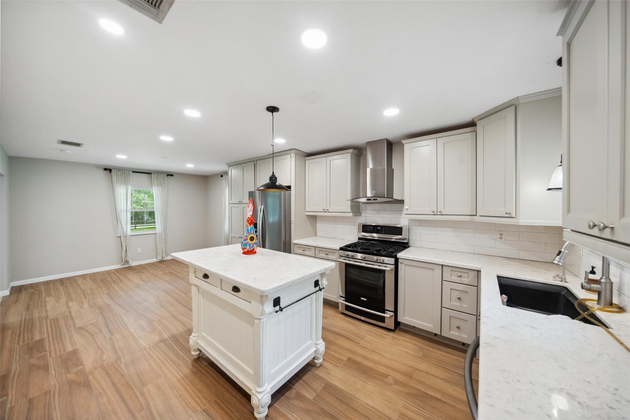 13373 Southshore Drive