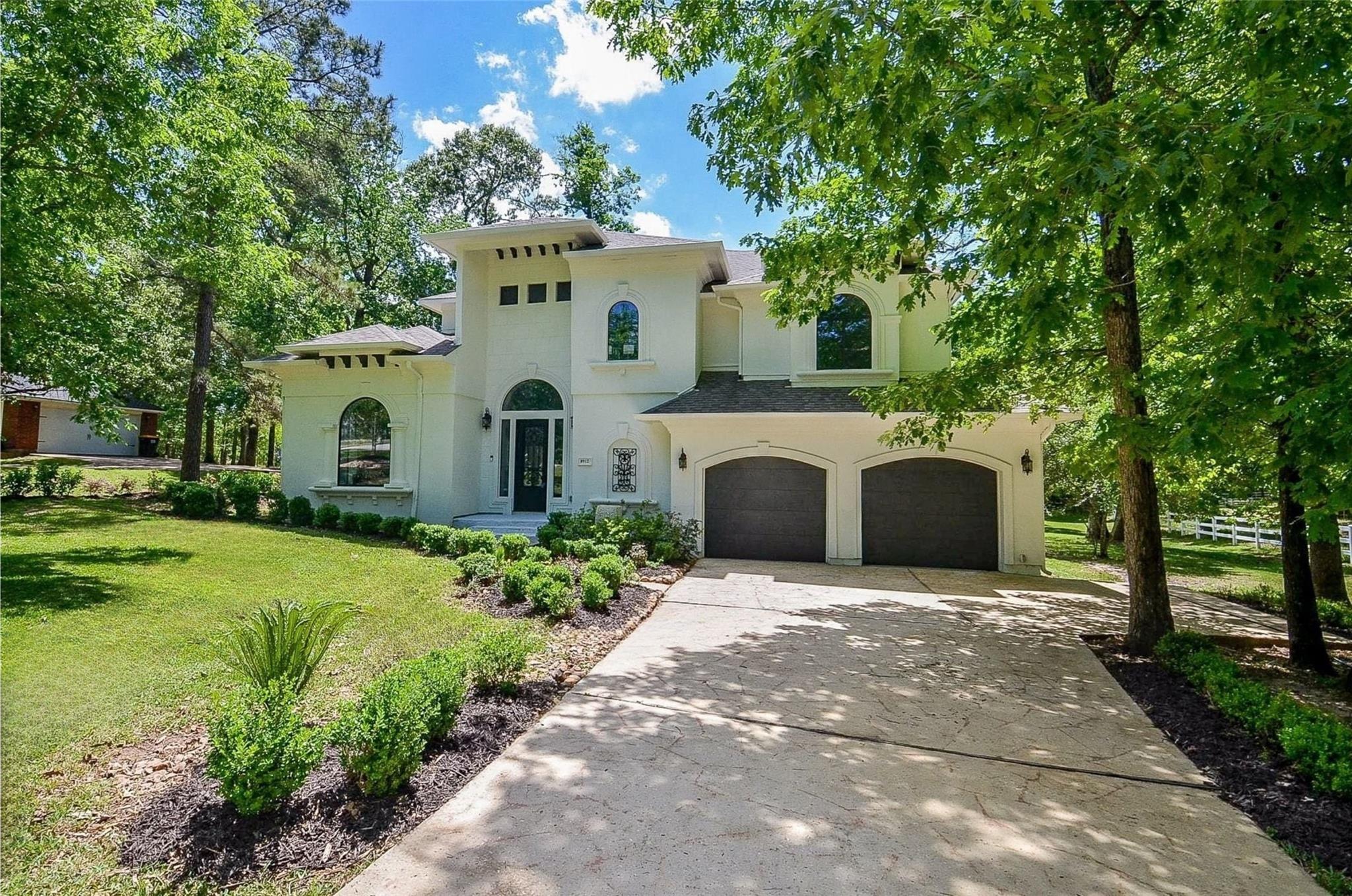 8912 Forest Lake Drive