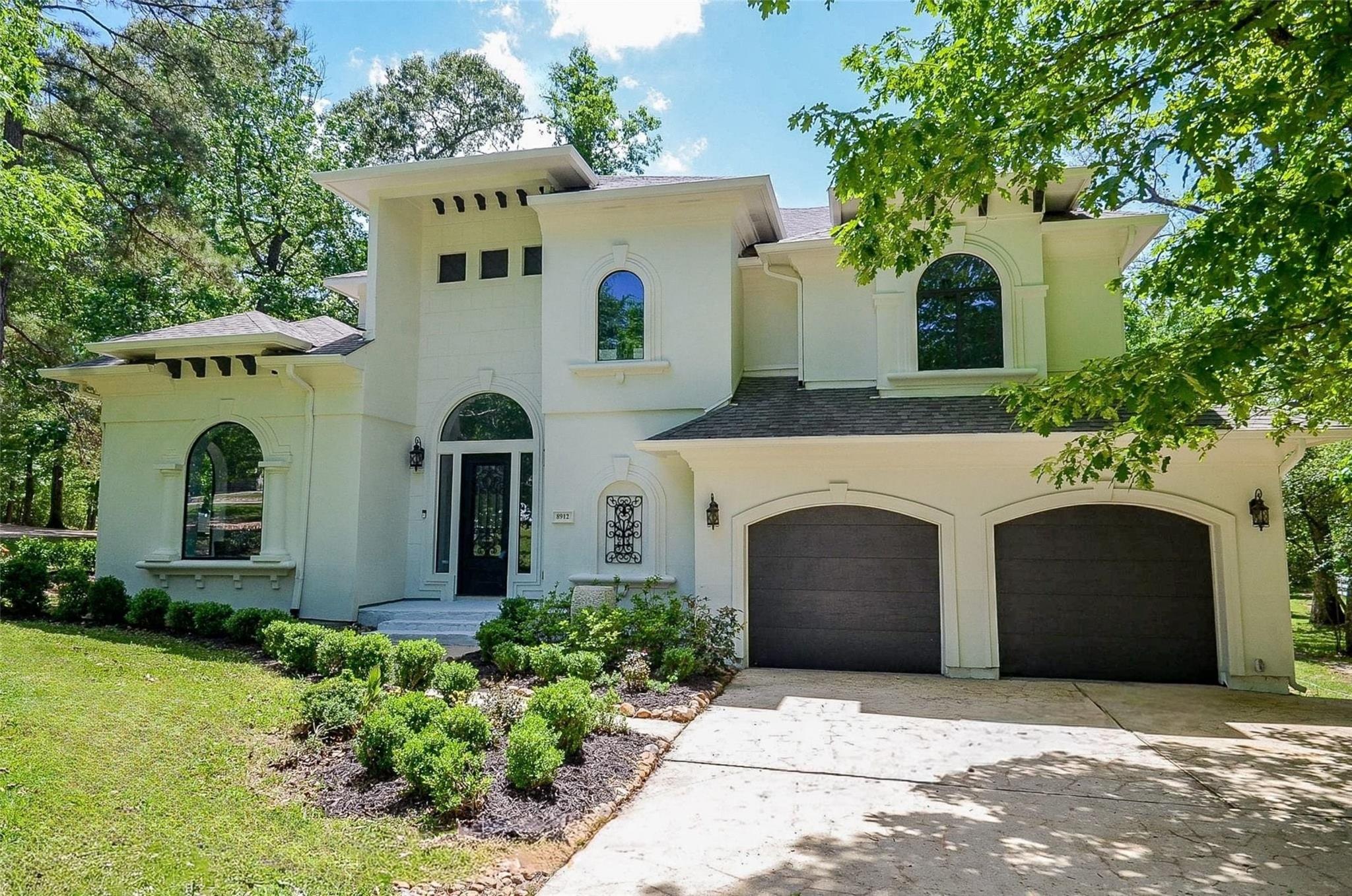 8912 Forest Lake Drive