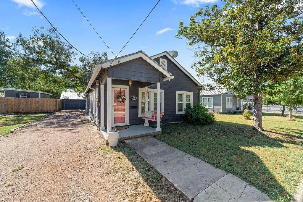 605 N Robinson Avenue