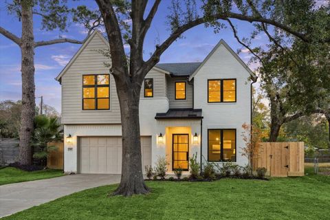 910 W 41st Street Houston TX 77018