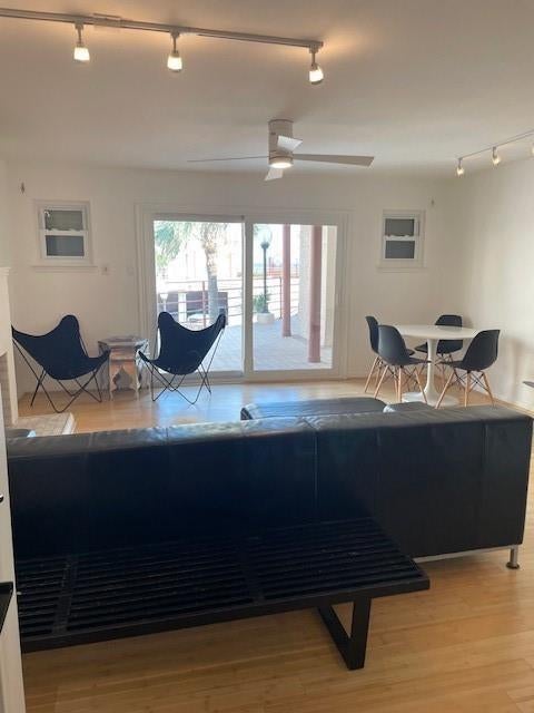 7312 Seawall Boulevard 106