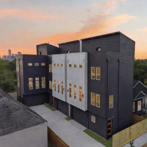 Photo of 1513 Mckee Street St, Houston, TX 77009 (MLS # 56148362)