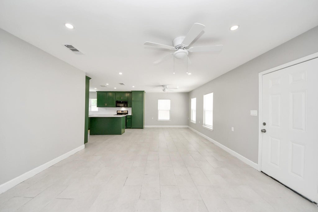 Photo of 6735 Alpine Drive #B, Houston, TX 77061 (MLS # 23799415)