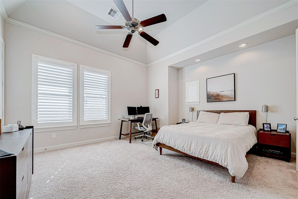 Photo of 2524 Sherwin Street, Houston, TX 77007 (MLS # 23024547)