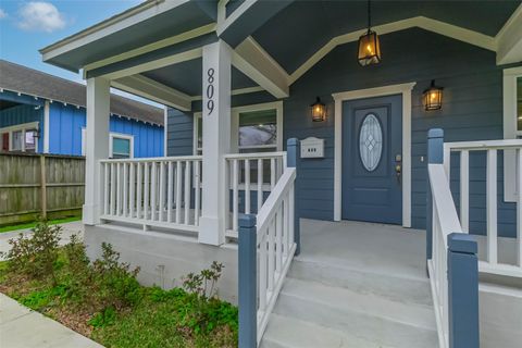Photo of 809 Vincent Street, Houston, TX 77009 (MLS # 97059375)