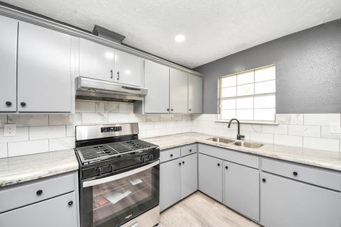 Photo of 5444 Ridge Wind Lane, Houston, TX 77053 (MLS # 41243515)
