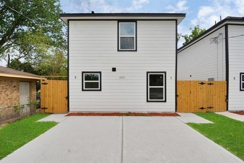 Photo of 6313 Sandra Street #B, Houston, TX 77028 (MLS # 81854702)