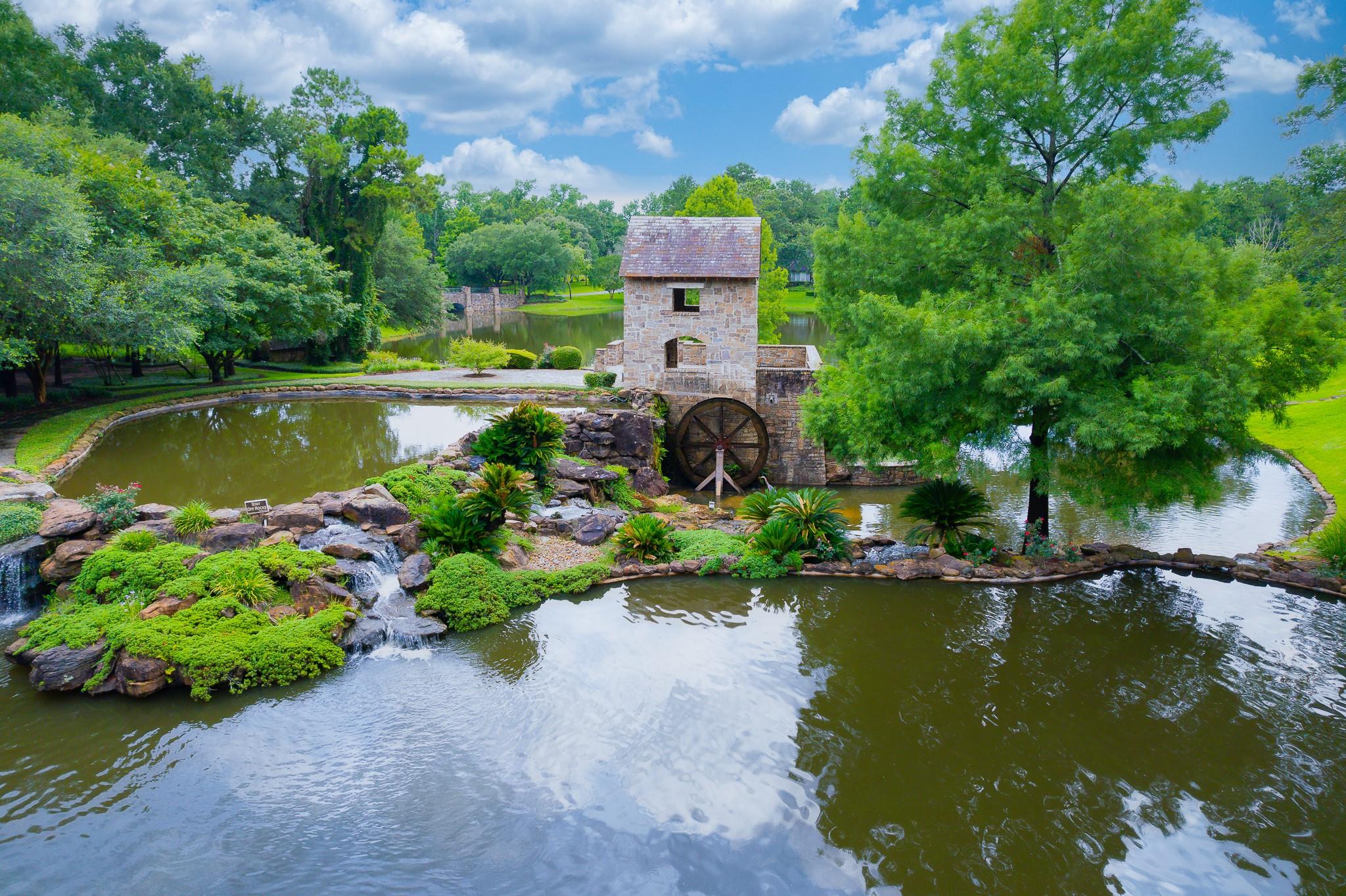 37703 Edgewater Drive