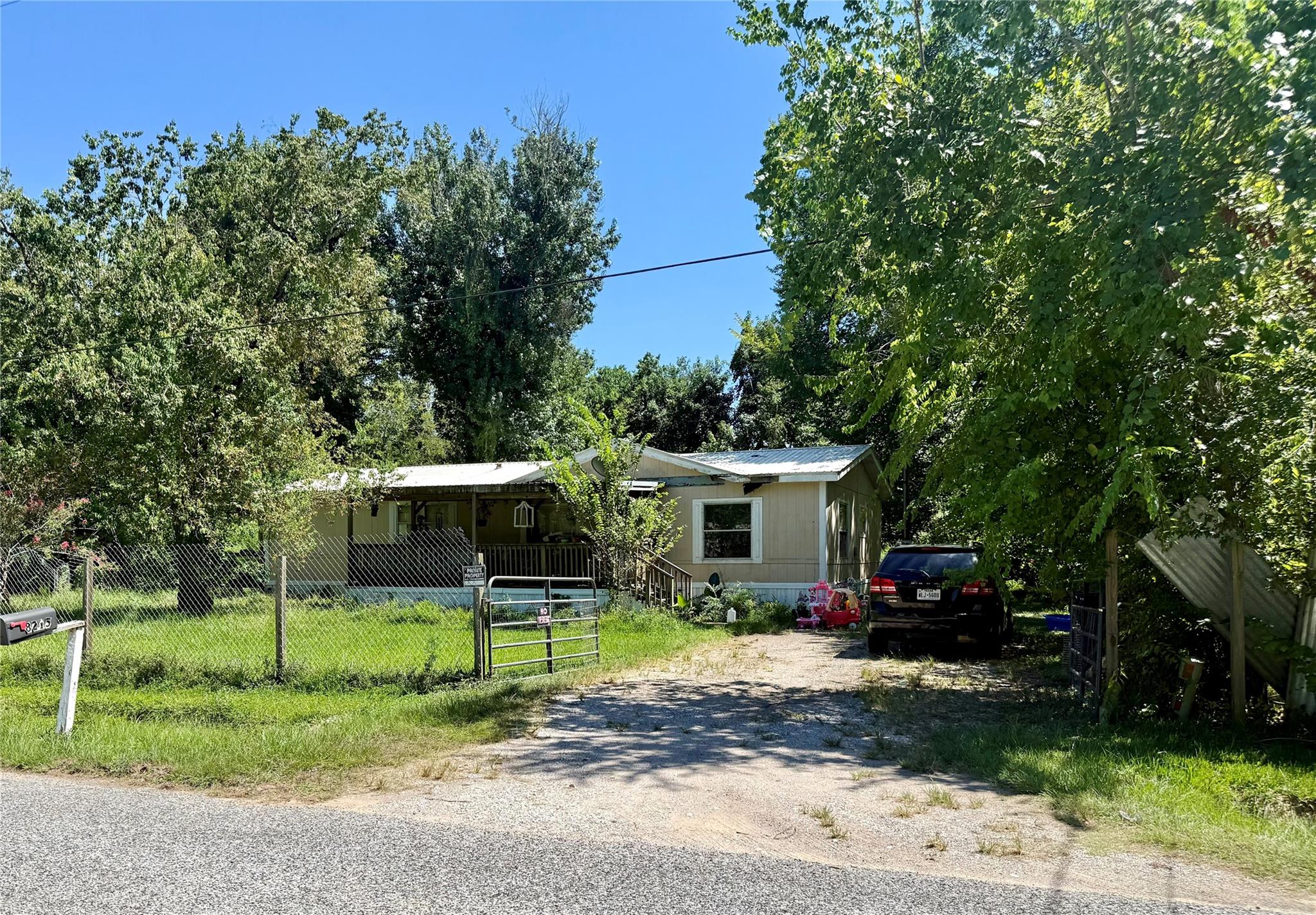 8215 Rolling Oaks Drive