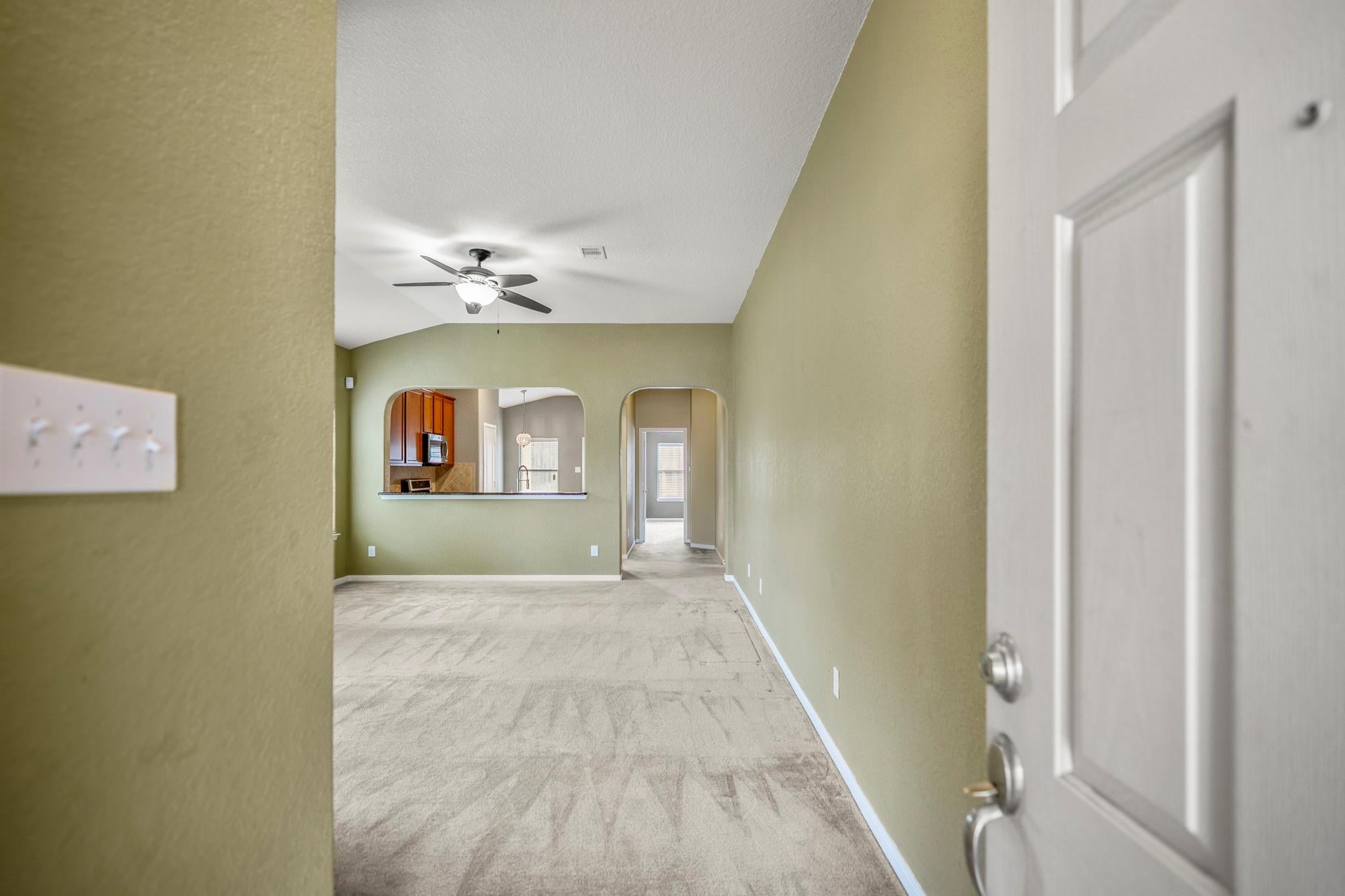 631 E Newport Bend