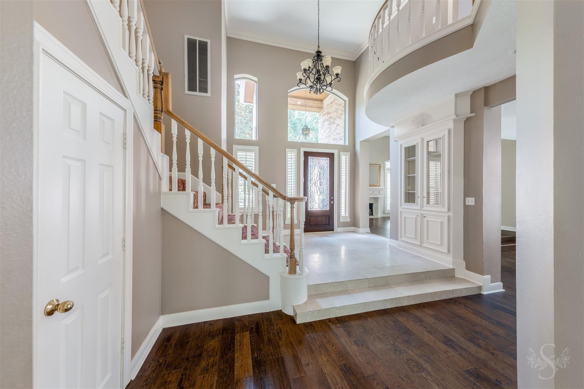 3722 Springhill Ln