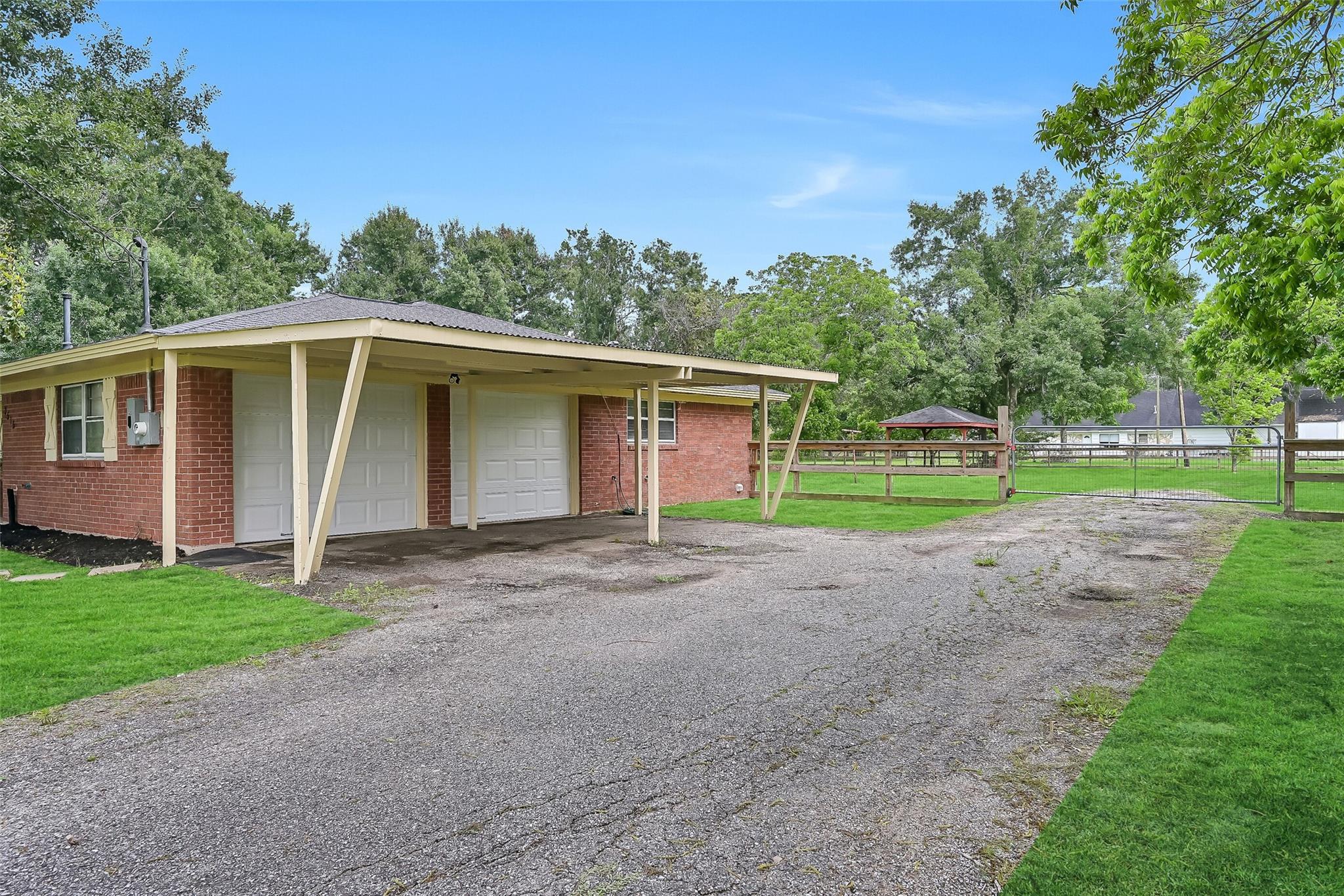 3515 Meadowlark Lane