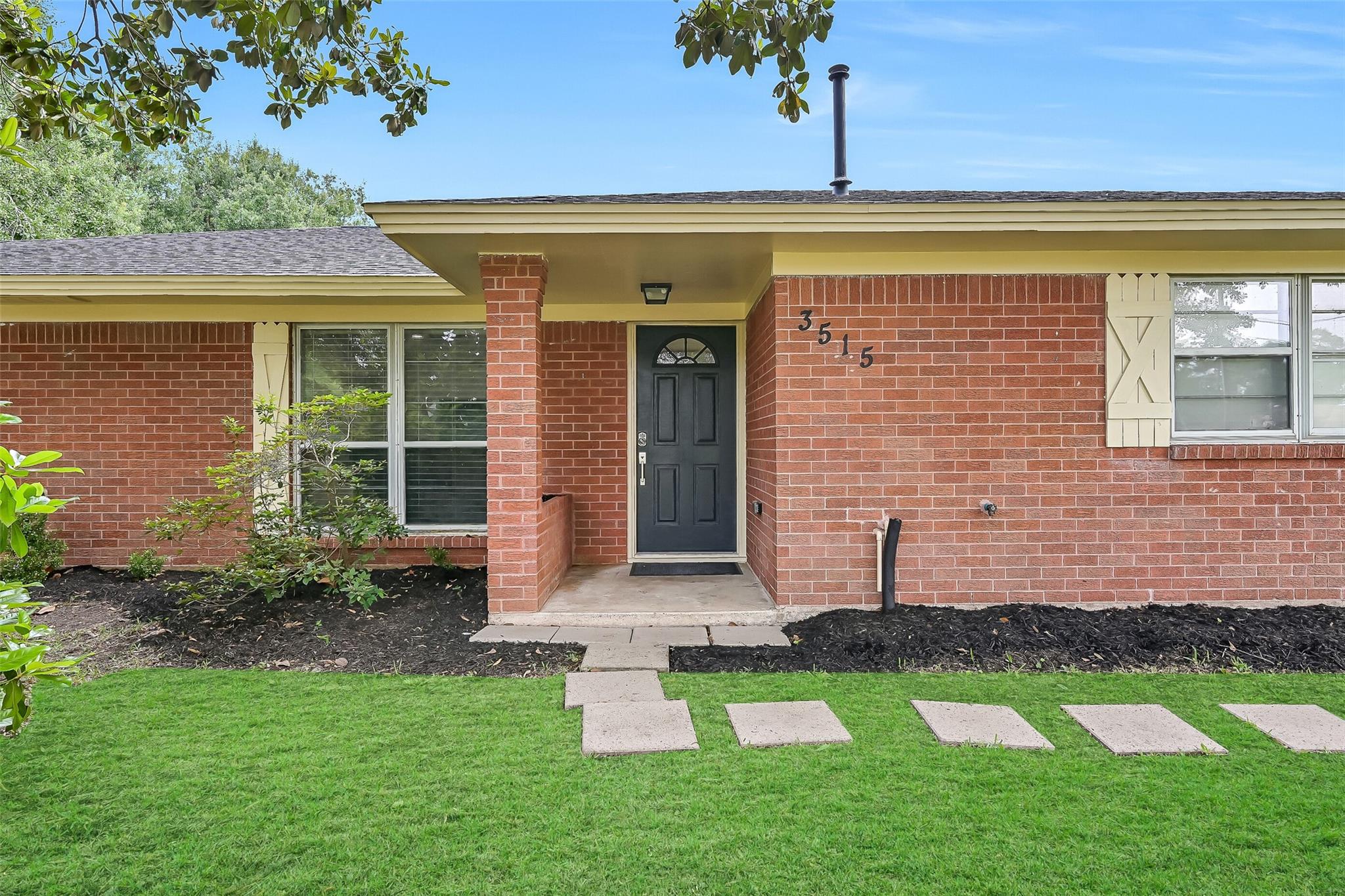3515 Meadowlark Lane