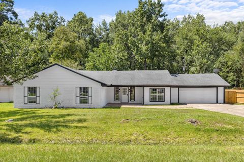Photo of 2506 River Ridge, Conroe, TX 77385 (MLS # 20422190)